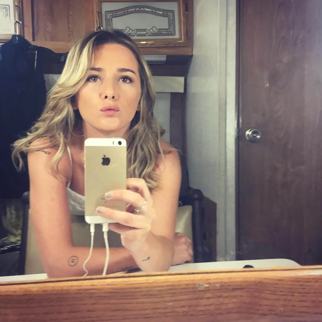 Addison Timlin with iphone