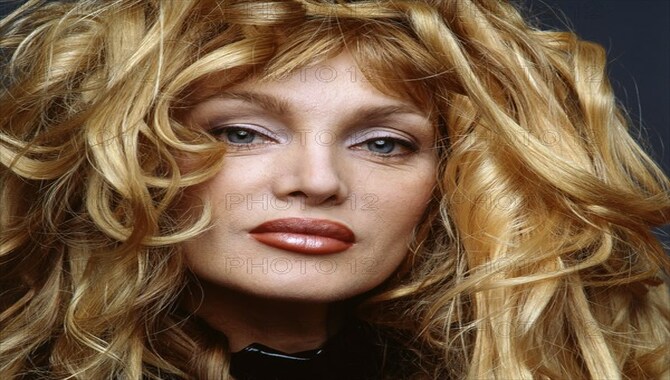 Arielle Dombasle Biography