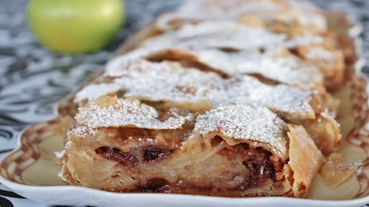 How To Bake Traditional Austrian Apple Strudel - Full Process