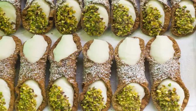 How To Bake Traditional Italian Cannoli: In 7 Easy Steps