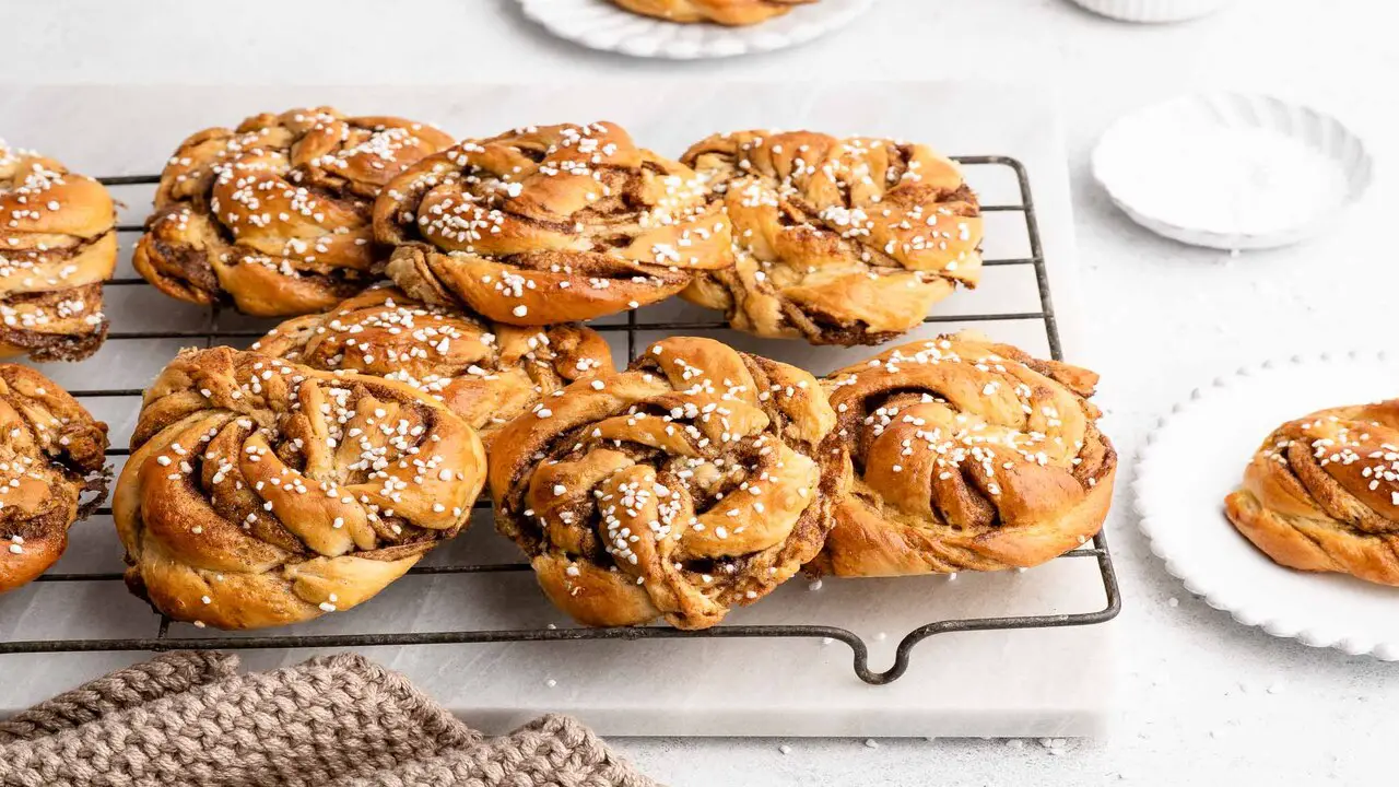 How To Bake Traditional Swedish Cinnamon Buns
