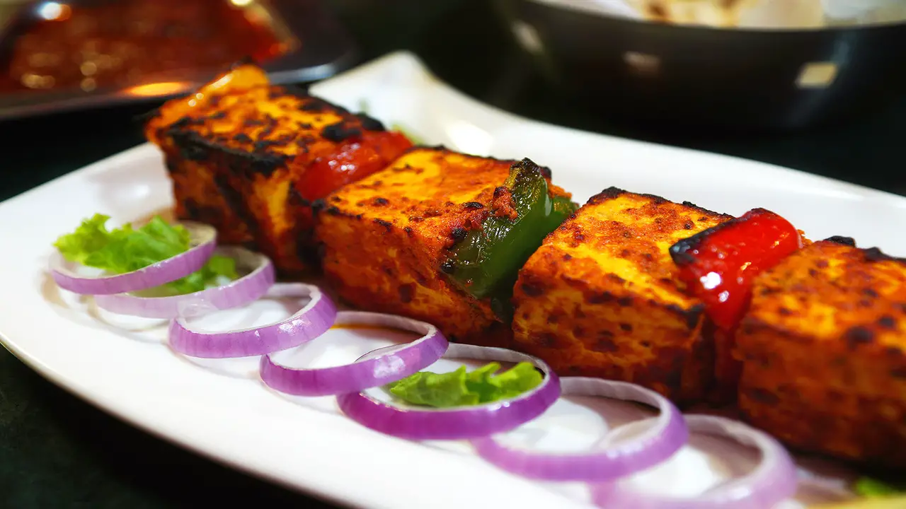 How To Prepare Traditional Indian Paneer Tikka At Home