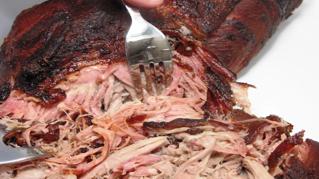 How To Smoke Traditional American Pulled Pork - A Complete Process