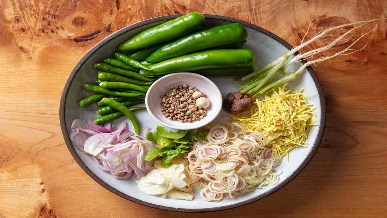 Making The Green Curry Sauce